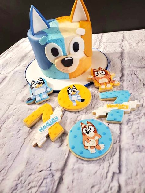 Bluey Birthday Cake Buttercream, Bluey Theme Cake Smash, Buttercream Bluey Cake, Bluey Bingo Smash Cake, Bingo And Bluey Birthday Cake, Bluey Cake Ideas Birthday, Bluey Cake Smash, Bluey Smash Cake, Bluey Birthday Party Cake