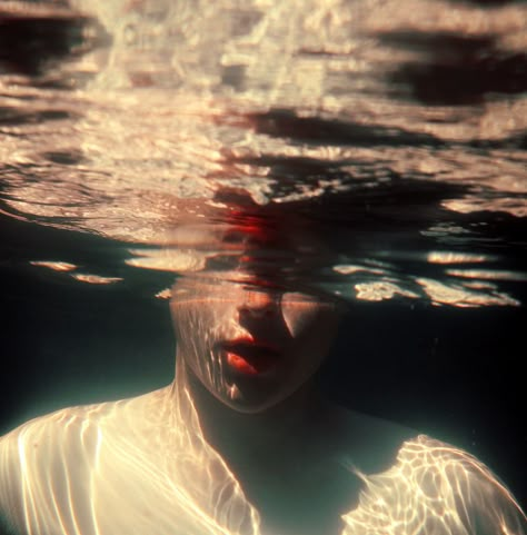 Kyle Thompson, Fotografi Digital, Foto Poses, Poses References, Cinematic Photography, Underwater Photography, Photo Reference, Photography Inspo, Art Reference Photos