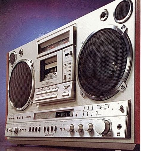 National (Panasonic) 1981 / www.1001hifi.com Audio Wallpaper, Audiophile Amplifier, Turntable Setup, Mcintosh Audio, Audiophile Systems, Catalogue Cover, Hifi Rack, Audiophile Music, Turntable Vintage