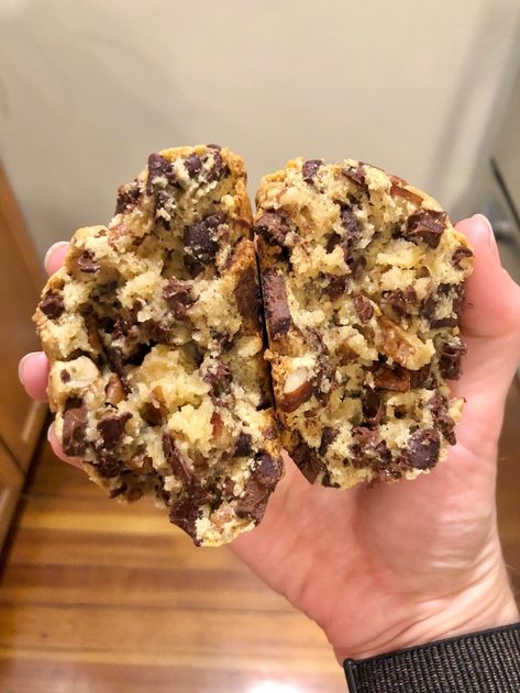 Chocolate Chip Cookie Levain, Levain Chocolate Chip Cookie, Super Thick Chocolate Chip Cookies, Levine Cookies Recipe, Thick Cookies How To Make, Thick Cookies Chocolate Chip, Super Thick Cookies, Chip City Cookies, Levine Bakery Chocolate Chip Cookies