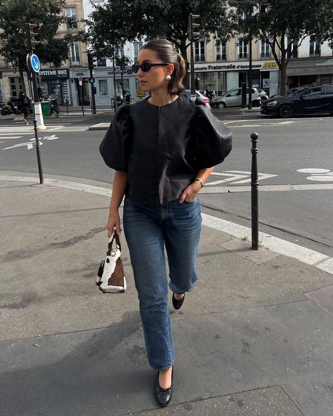 Style • Instagram Balloon Sleeve Blouse Outfit, Classy Uniform, Oversize Blouse, Style Instagram, Balloon Sleeve Blouse, Oversized Blouse, October 10, Blouse Outfit, Black Love