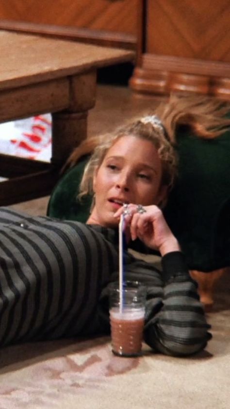 Phoebe Friends, Comedy Movies Posters, Friends Poster, Friends Cast, Friends Moments, Phoebe Buffay, Friends Funny Moments, Friends Wallpaper, Friend Memes