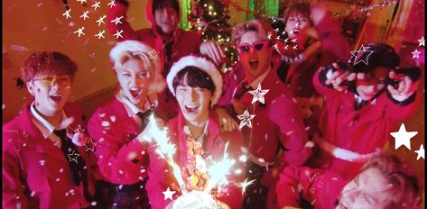 stray kids skz Christmas EveL eve evil Christmas Layout Twitter, Christmas Twitter Headers, Skz Christmas, Kpop Christmas, Christmas Desktop Wallpaper, Christmas Desktop, Skz Wallpaper, Skz Memes, Christmas Layouts