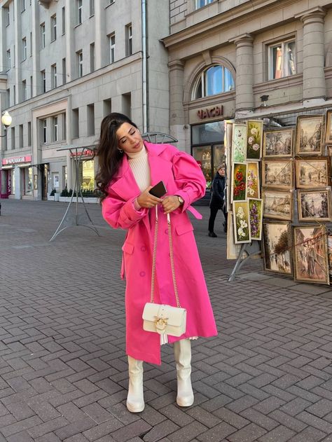 Outfit Cumpleaños, Models Off Duty Style, Classy Winter Outfits, Winter Fashion Outfits Casual, Stylish Coat, Casual Day Outfits, Paris Outfits, Pink Coat, Color Analysis