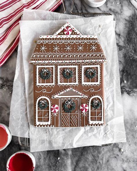 All Posts • Instagram Royal Icing Gingerbread House, Homemade Gingerbread House, Ginger Bread House Diy, Cool Gingerbread Houses, Cozy Snow, Gingerbread House Parties, Gingerbread House Designs, Gingerbread House Cookies, Gingerbread Party