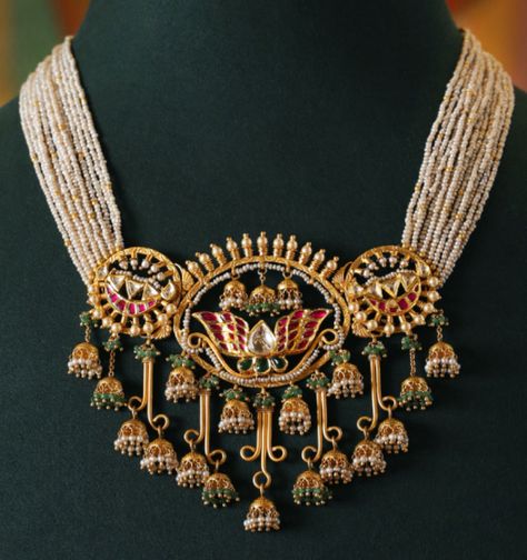 Beads Haram Gold, Latest Choker Necklace Designs, Kundan Gold Jewellery, Beads Jewelry Indian, Beads Jewelry Indian Gold, Rajwadi Jewellery, Gold Kundan Necklace, Indian Wedding Jewelry Sets, Bridal Necklace Designs