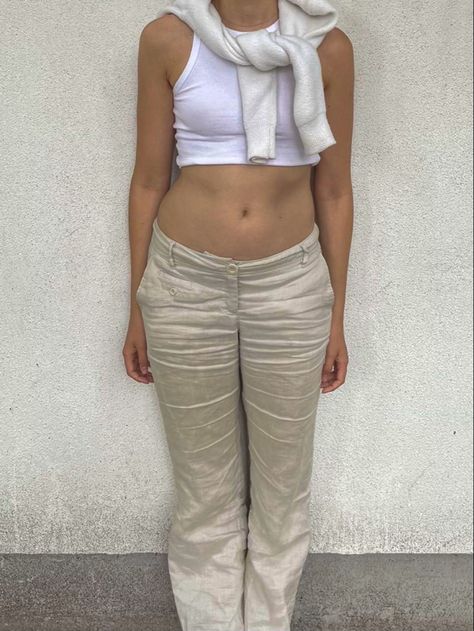 Low Waisted Linen Pants, Low Rise Linen Pants Outfit, Swedish Summer Outfits, Linen Trousers Outfit, Pants Summer Outfit, White Linen Pants Outfit, Swedish Summer, Linen Pants Outfit, Summer Europe