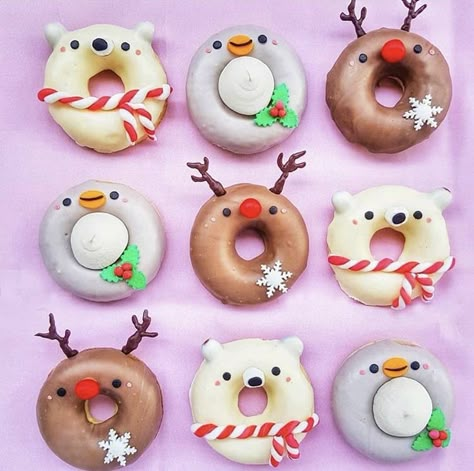 Holiday Donuts, Donut Decorating Ideas, Fancy Donuts, Donut Ideas, Christmas Donuts, Cake Dessert Table, Donut Decorations, Cute Donuts, Cute Baking