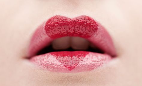 Inspiration: Heart Lips Make Carnaval, Lizzie Hearts, Alice In Wonderland Aesthetic, Makeup Tumblr, Lip Wallpaper, Indian Pictures, Valentine Love, Fantasias Halloween, Roche Posay