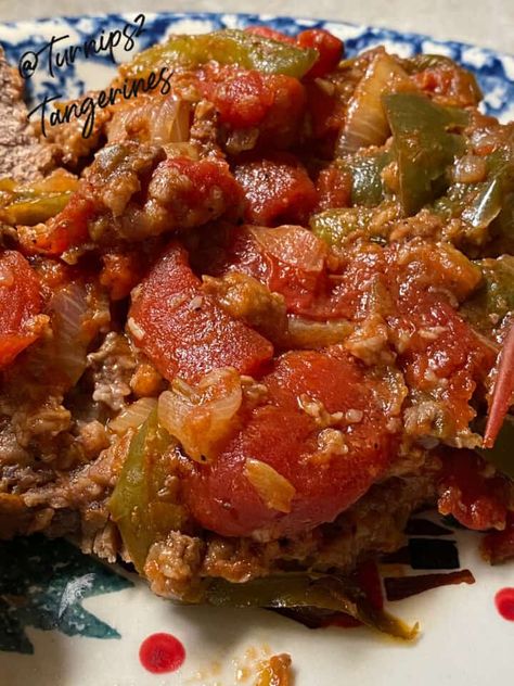 Old Fashioned Swiss Steak Recipe, Oven Swiss Steak, Canned Stewed Tomatoes, Swiss Steak Recipes, Canadian Recipes, Round Steak Recipes, Diner Menu, Baked Steak, Cube Steak Recipes