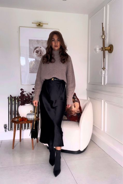 Slip Skirt Outfit Winter, Silk Skirt Outfit Winter, Silk Midi Skirt Outfit, Satin Midi Skirt Outfit, Midi Skirt Outfit Winter, Silk Skirt Outfit, Midi Skirt Winter, Long Satin Skirt, Satin Outfit