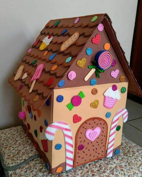 Gingerbread House Decor, Cardboard Gingerbread House, Gingerbread House Inspiration, Homemade Gingerbread House, Ginger Bread House Diy, Gingerbread House Template, Candy Castle, Candy Decorations Diy, Chocolate House