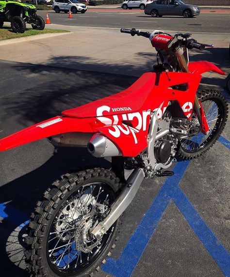 Pretty Bikes, Mx Bikes, Supreme Wallpaper, Pretty Bike, Dirt Bikes, Dirt Bike, Motocross, Bike, Cars