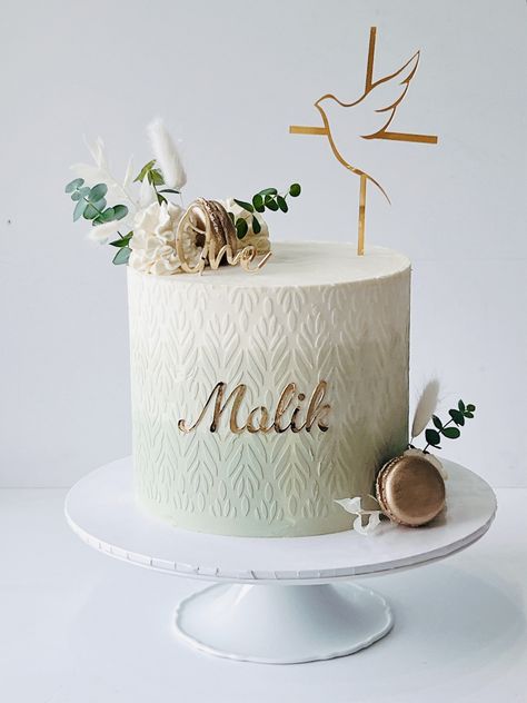 Simple Confirmation Cakes, Boys Confirmation Cake, Baptismal Cake Design, Cake For Confirmation, First Communion Cake Boy, Confirmation Cakes Catholic, Confirmation Cakes For Boys, First Communion Cakes For Boys, Communion Cakes For Boys