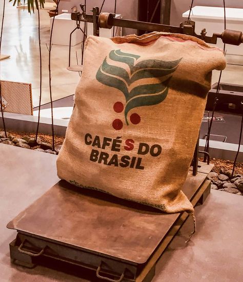 Brazilian Coffee Shop, Brazil Cafe, Brazil Coffee, Growing Coffee, Coffee Brands, Robusta Coffee, Cafe Posters, Brazilian Coffee, Coffee Restaurants