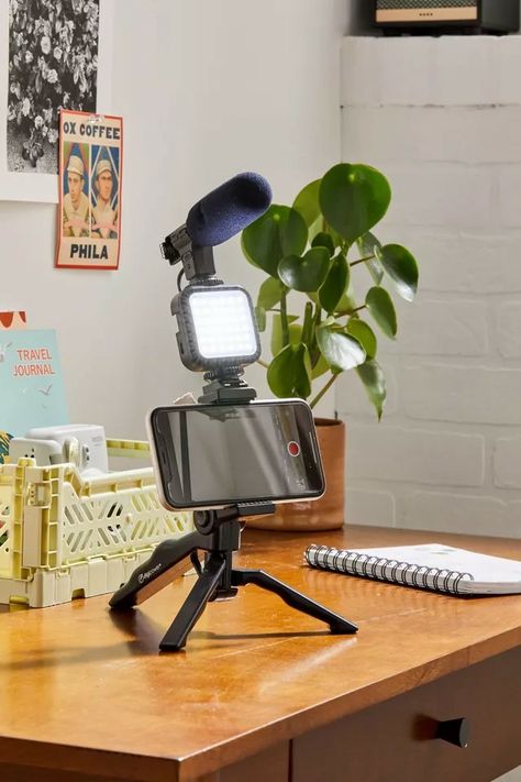 Vlogging Equipment, Vlogging Kit, Start Youtube Channel, Youtube Channel Ideas, Vlogging Camera, Smartphone Holder, Cube Light, Trik Fotografi, Instant Camera