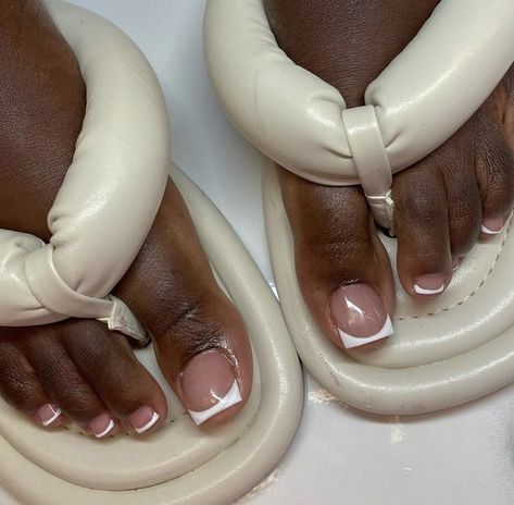 French Tip Pedicure, Ambre Nails, French Toe Nails, French Pedicure, Gel Toe Nails, Acrylic Toes, Acrylic Toe Nails, Pretty Toe Nails, Ombre Acrylic Nails