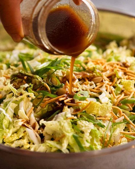 Crispy Salad Recipe, Chinese Noodle Salad, Crispy Noodle Salad, Crunchy Noodle Salad, Chinese Cabbage Salad, Asian Sides, Tin Eats, Beef Kebabs, Crispy Noodles