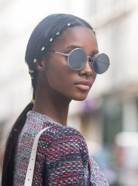 Why “Accent Braids” Are Ruling WFH Style+#refinery29 Wfh Style, Accent Braids, Afro Asian, Asian Blonde, Anna Edit, Hippy Fashion, Side Curls, Chunky Braids, Milkmaid Braid