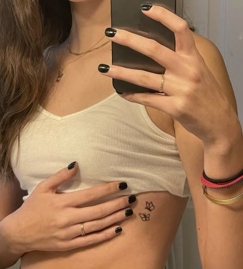 Bentley Mescall, Small Rib Tattoos, Rib Tattoos For Women, Small Girly Tattoos, Petite Tattoos, Mini Tattoo, Tatuaje A Color, Discreet Tattoos, Girly Tattoos