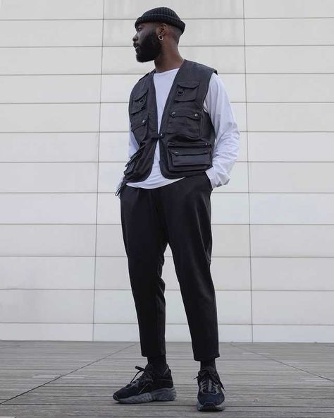 French Instagrammers of a Shared Aesthetic - Imgur Black Vest Outfit Men, Utility Vest Outfit Men, Vest Outfits Men Streetwear, Vest Men Outfit, Utility Outfit, Utility Vest Outfit, Black Vest Outfit, Vest Outfits Men, Vintage Outfits Men