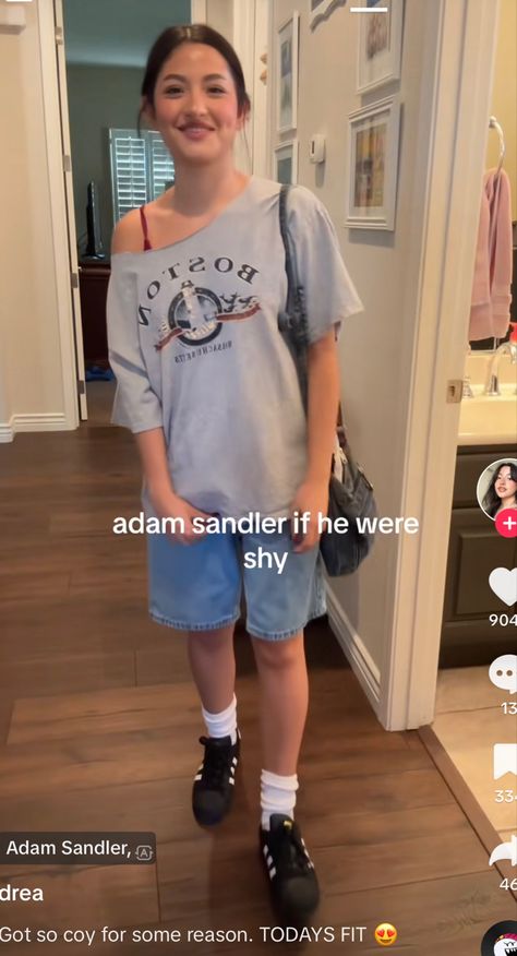 Outfits With Shorts Grunge, Jorts Outfit School, 2000s Thrift Outfits, Dad Jorts Outfits, Simple Jorts Outfits, Adam Sandler Inspired Outfits, Adam Sandler Outfits For Women, Outfit For School Summer, Adam Sandler Outfits Spirit Week