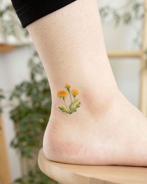 Yellow Dandelion Tattoo, Dandelion Flower Tattoo, Yellow Flower Tattoos, Braille Tattoo, Maching Tattoos, Horoscope Virgo, Stunning Tattoos, App Filter, Lavender Tattoo