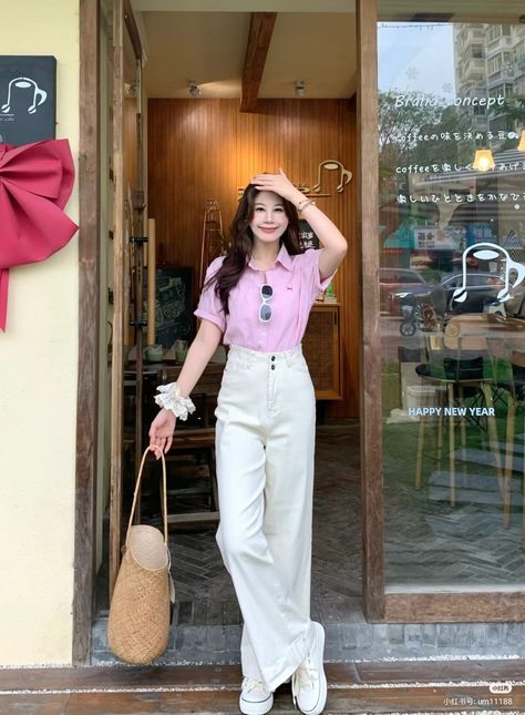 Pantalon Outfit, Shoujo Life, Corporate Girly, Korean Winter Outfits, Girly Fits, Outfit References, Outfit Korean Style, Thrift Inspo, Outfit Simple