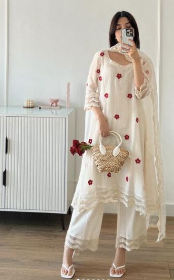 Desi Dress, Pakistani Fashion Casual, Casual Indian Fashion, Desi Fashion Casual, Pakistani Fancy Dresses, Pakistani Dresses Casual, Pakistani Fashion Party Wear, Salwar Kamiz, Desi Clothes