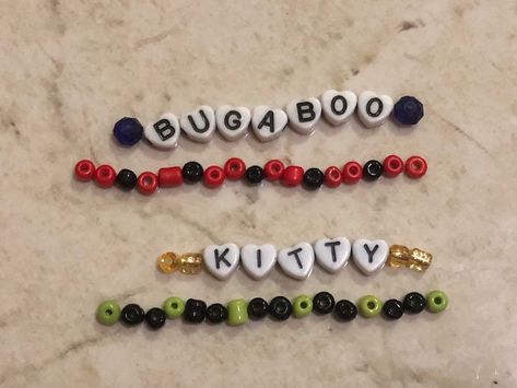 Miraculous Ladybug Bracelet Diy, Cat Noir Bracelet, Miraculous Bracelet Ideas, Ladybug And Cat Noir Bracelet, Miraculous Ladybug Bracelet, Miraculous Shadybug, Miraculous Bracelet, Candy Bracelets, Small Bead Bracelet