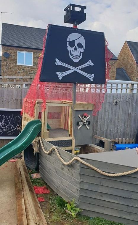 Pirate Ship Playground Diy, Pirate Ship Playhouse Diy, Play Pirate Ship, Backyard Pirate Ship Diy, Diy Outdoor Pirate Ship, Pirate Ship Playground, Outdoor Pirate Ship, Pirate Ship Playhouse Plans, Pirate Playground