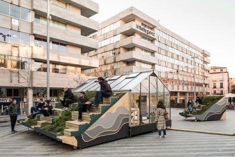 Mobile office meets street furniture with modular design - Curbed Pop Up Urbanism, Pop Up Architecture, Moon Installation, Urban Seating, Metro Entrance, Madrid Photography, Coffee Kiosk, Park Cafe, Architecture Baroque