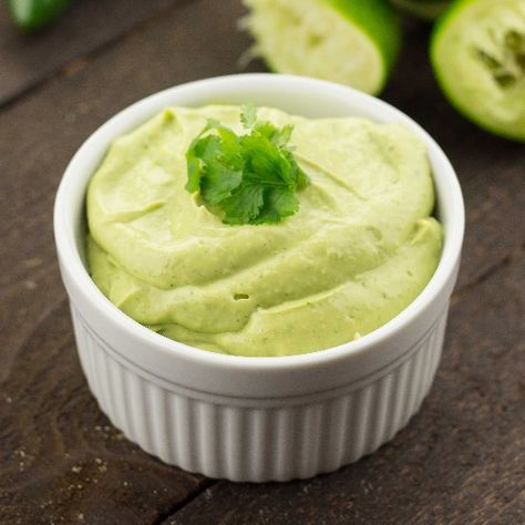 This super-creamy Avocado Sauce is extremely versatile and can be used as a dip, or topping for sandwiches, tacos, beef, or even fish! Avocado Sauce Recipe, Avocado Dip Recipe, Creamy Avocado Sauce, Avocado Spread, Avocado Dip, Avocado Cream, Avocado Sauce, Spread Recipes, Vegan Keto