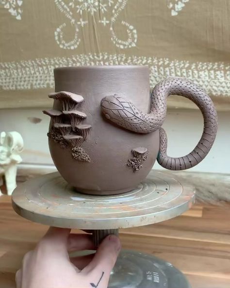 Soulstice Ceramics (@soulsticeceramicss) TikTok | Watch Soulstice Ceramics's Newest TikTok Videos Ceramics Mugs, Small Mug, Pottery Lessons, Cerámica Ideas, Ceramic Watch, Clay Mugs, Pottery Crafts, Diy Pottery, Ceramics Pottery Art