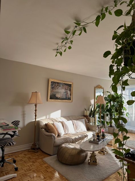 #vintage #jungle #apartment #livingroomideas #morningvibes #morningaesthetic #monstera #pothos #arrangement #livingroomdecorideas #antique #livingroomdesign #frenchdecor #frenchdesign #apartmentgoals #homedecorideas #homedecoration #cozyhome #gold #golddetails #decoration #plants #indoorplantsdecor #plantsofinstagram #plantsmakepeoplehappy #taurus #art #aesthetic #painting #decor #palm #palmtrees #vintagedecor #vintageaesthetic #vintagestyle #victorian Jungle Apartment, Art Aesthetic Painting, Decoration Plants, Taurus Art, Apartment Goals, Painting Decor, Vogue Living, Magic Hour, Plant Aesthetic