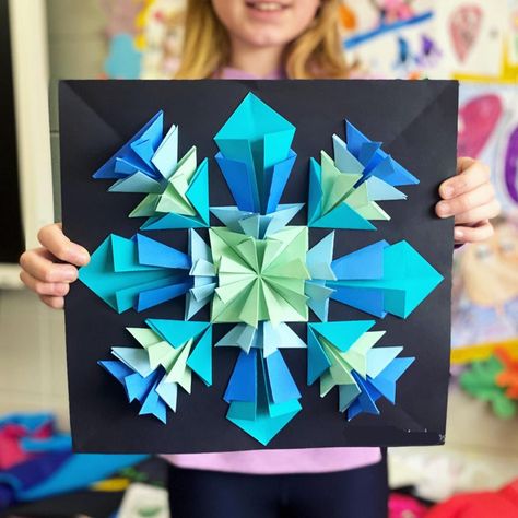 Symmetry Art For Kids, Symmetry Project, Origami Mandala, Radial Symmetry, Dyslexic Students, Paper Sculptures, Balance Art, Birthday Cards For Women, Relief Sculpture