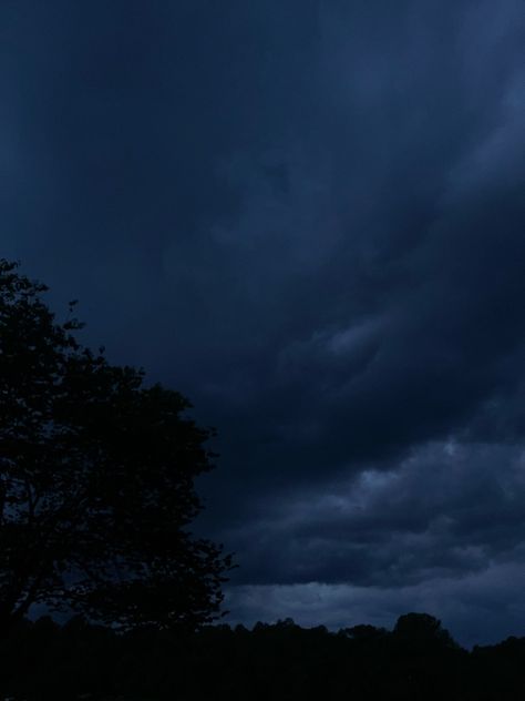 #storm #clouds #weather #sky #dark #rain #grey Stormy Clouds Aesthetic, Dark Stormy Weather Aesthetic, Sky Before Storm, Downpour Aesthetic, Dark Weather Aesthetics, Storm Clouds Aesthetic, Dark Clouds Aesthetic, Dark Rain Clouds, Grey Hour