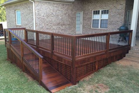 Porch With Ramp, Wheelchair Ramp Design, Outdoor Ramp, Accessible House, Wooden Ramp, Ramp Design, Wooden Deck, Wheelchair Ramp, Deck Designs Backyard