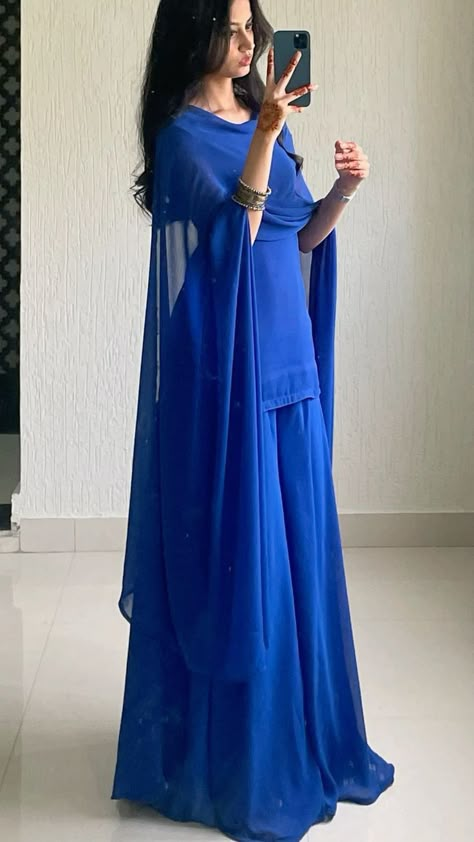 Aesthetic Garara Dress, Simple Mayun Dress Ideas, Indian Clothes Casual, Dark Blue Punjabi Suit, Semi Traditional Outfits For Women, 2000s Indian Outfits, Desi Indian Outfits, Blue Gharara Pakistani, Simple Wedding Outfits Indian