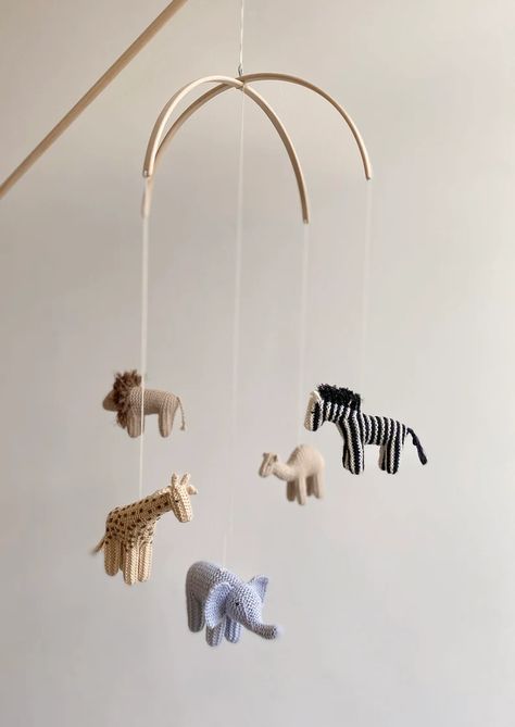 Simple Safari Nursery, Jungle Mobile, Puppy Baby Shower, Safari Mobile, Baby Jungle Animals, Mobiles For Kids, Mobile Safari, Stars Baby Mobile, Safari Animals Nursery