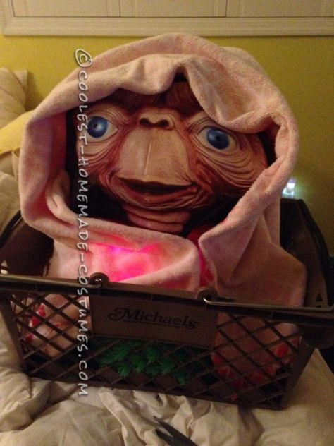 Et Halloween Costume, Halloween 5k, Flying Pigs, Hallowen Costume, Homemade Costumes, Halloween Costume Contest, 80s Party, Costume Themes, Halloween 2018