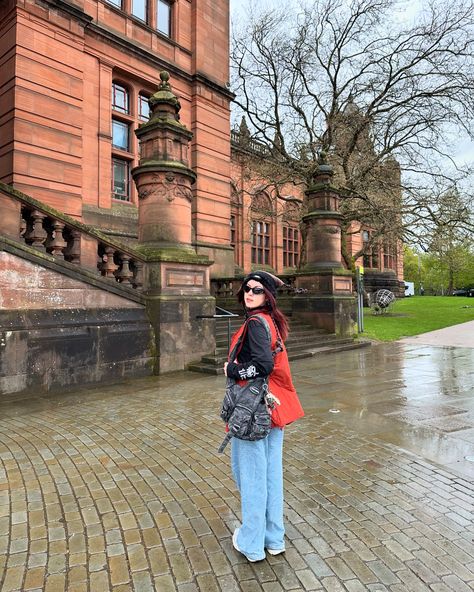 Chilly days in Glasgow 🏴󠁧󠁢󠁳󠁣󠁴󠁿♥️ #scotland #glasgow #travel #travelstyle #styleinspo #ootd #outfits #aesthetic Glasgow Travel, Scotland Glasgow, Ootd Outfits, Glasgow Scotland, June 1, Outfits Aesthetic, Glasgow, Travel Style, Scotland