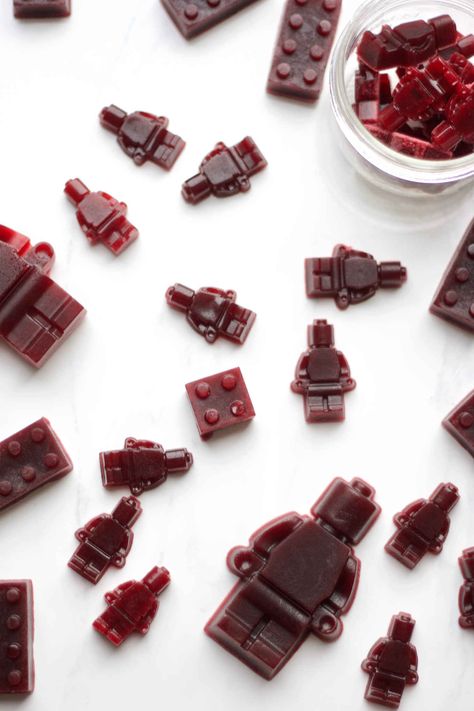 Healthy Gummy Lego Candy (Paleo, Whole30) | Yang's Nourishing Kitchen Paleo Kids Recipes, Gummy Snacks, Healthy Gummies, Homemade Fruit Snacks, Homemade Gummies, Gummies Recipe, Beet Juice, Easy Paleo, Paleo Snacks