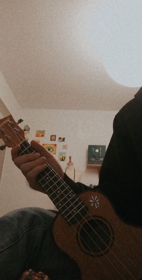 It's ukulele time Ukulele Aesthetic Vintage, Ukulele Aesthetic Wallpaper, Ukulele Wallpaper, Ukulele Tumblr, Arte Do Ukulele, Ukulele Aesthetic, Ukulele Photography, Ukulele Chords Songs, Boyish Outfits