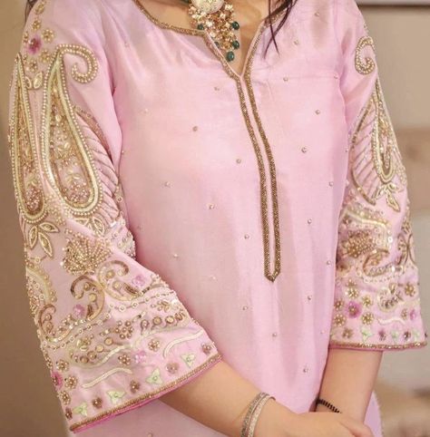 Heavy Suits, Punjabi Suits Party Wear, Patiala Suit Designs, Suit Embroidery, Pakistani Women Dresses, Embroidery Fashion Detail, Velvet Dress Designs, Hand Embroidery Dress, African Dresses For Kids