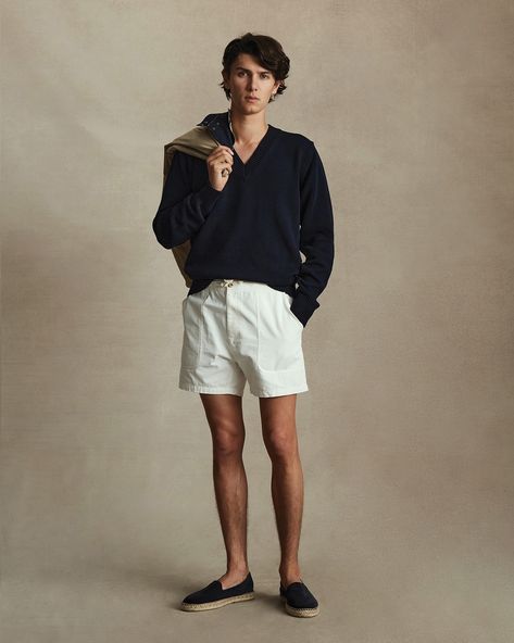 derek guy (@dieworkwear) on X Pale Legs, Styling Shorts, Dude Clothes, Transitional Fashion, Merino Sweater, Short Styles, Styling Ideas, Sweater And Shorts, Long Sleeve Knit