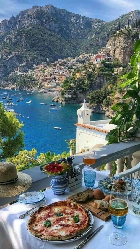 Picnic In Italy, Vision Board Photos Luxury Travel, Vision Board Photos 2025 Travel, Vision Board Photos Luxury, Positano Italy Aesthetic, 2025 Gold, Italy Vision Board, Luxury Girl Aesthetic, Positano Beach