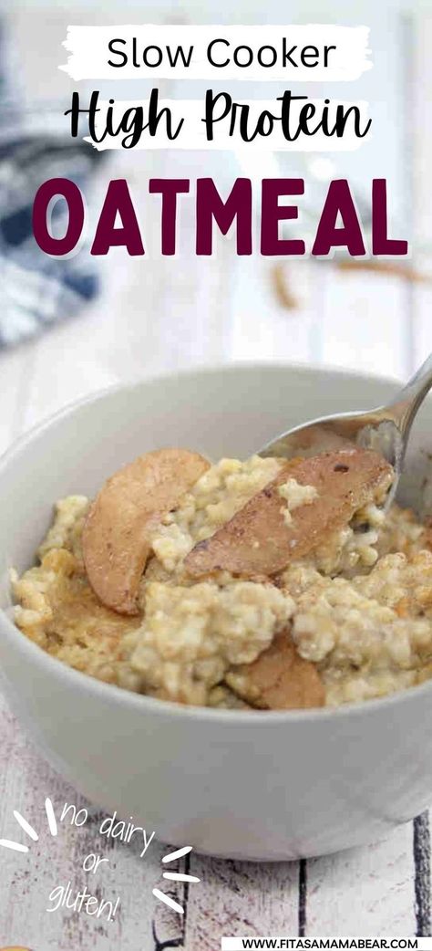 Bowl of protein oatmeal with apples on top and a blue linen behind it and a spoon dipping into the oatmeal. Slow Cooker Porridge, Amazing Easy Recipes, Crockpot Oatmeal, Slow Cooker Oatmeal, Breakfast Crockpot Recipes, Delicious Slow Cooker Recipes, Slow Cooker Breakfast, Protein Oatmeal, Homemade Bagels