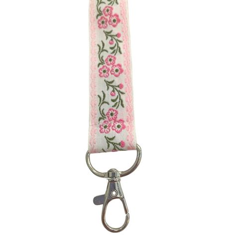 Lanyards Aesthetic, Embroidered Lanyard, Cute Lanyards For Keys, Lanyard Aesthetic, Painting Vases, Pink Lanyard, Cute Lanyard, Cute Lanyards, Car Accessories Diy