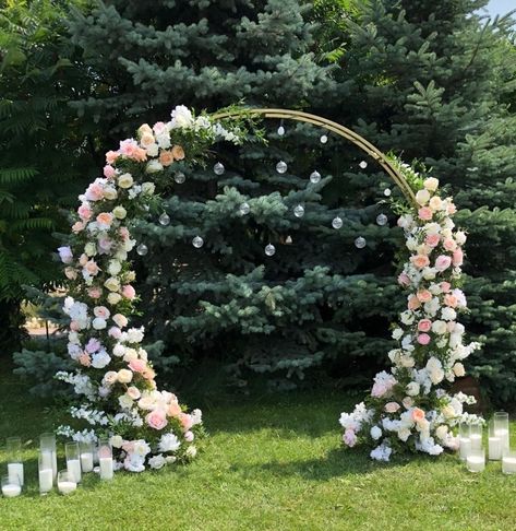 Wedding Round Arch, Wedding Arch Candles, Minimal Wedding Decor, Wedding Archway, Wedding Background Decoration, Enchanted Forest Wedding, Wedding Mandap, Wedding Arch Flowers, Arch Flowers